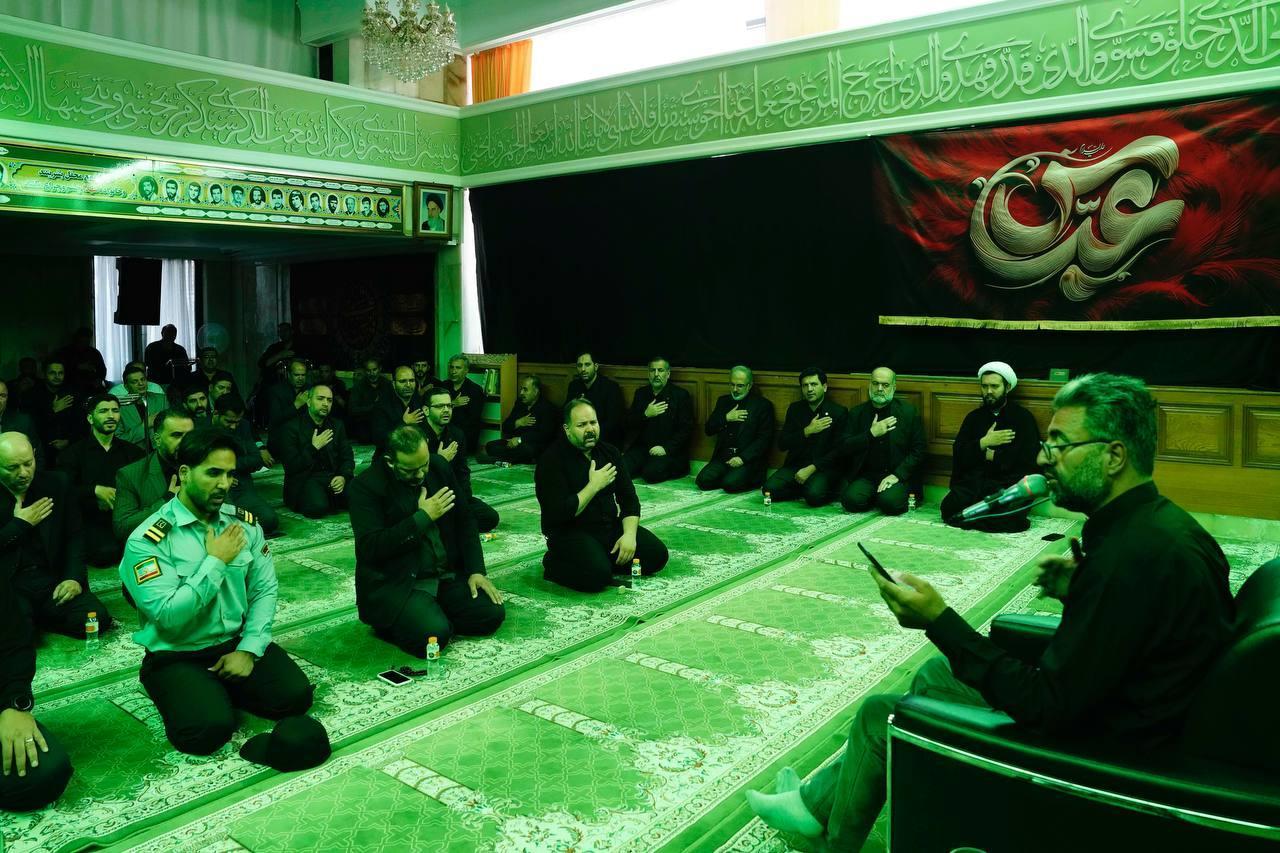 برگزاری مراسم عزاداری سیدالشهدا(ع) با حضور خانواده های شهدای اقتدار در ستاد مرکزی بانک مسکن