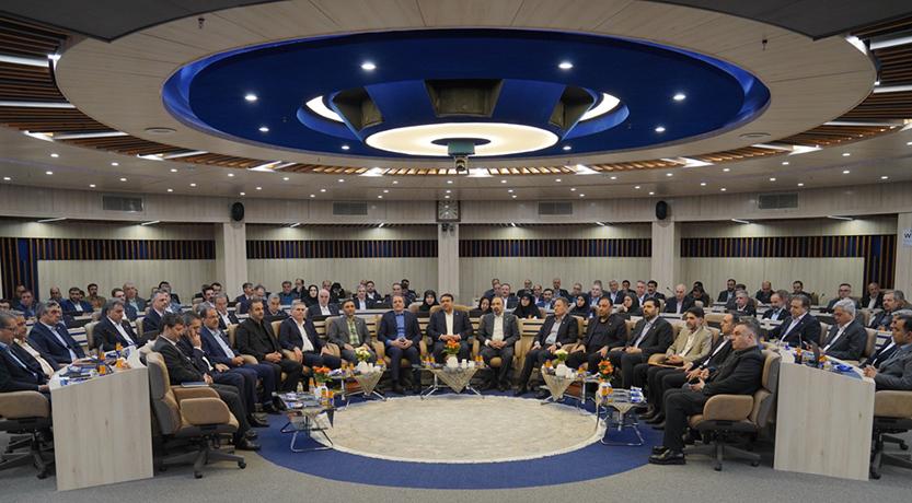 تبیین برنامه های اجرایی سال ۱۴۰۴ بانک ملی ایران در همایش بررسی عملکرد