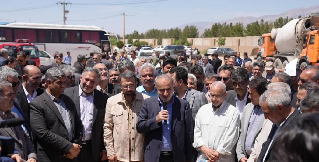 رییس كمیسیون ویژه حمایت از تولید: ظرفیت‌های بازار سرمایه در كنار نظام بانكی باید در خدمت توسعه بخش گردشگری و تولید قرار گیرد