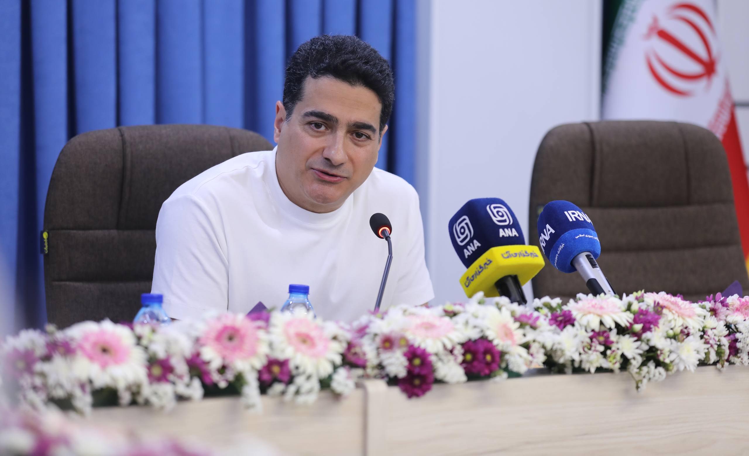 برگزاری بزرگترين کنسرت مردمی تاریخ موسیقی ایران با حضور همایون شجریان در میدان آزادی/ همایون شجریان: بانک صادرات ایران همراه ما در کنار مردم ایستاده است