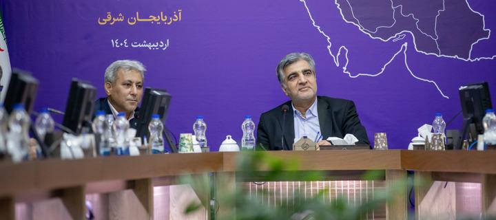باید جلوی مقرراتی که به آینده صندوق تأمین اجتماعی آسیب می‌زند را بگیریم