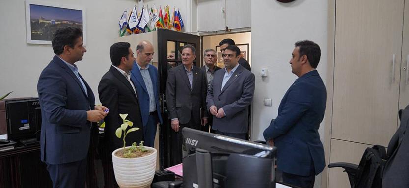 بازدید مدیرعامل بانک ملی ایران از اداره کل روابط عمومی به مناسبت روز جهانی ارتباطات و روابط عمومی
