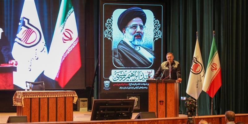 ذوب‌آهن اصفهان یك لشكر جهاد در میدان تولید است