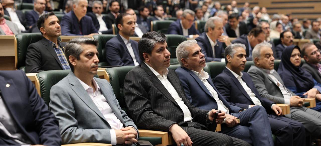 حضور بانک توسعه صادرات ایران در سی و دومین همایش سالانه سیاست‌های پولی و ارزی