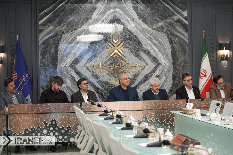 افزایش بهره‌وری در بخش صنعت ضروری است