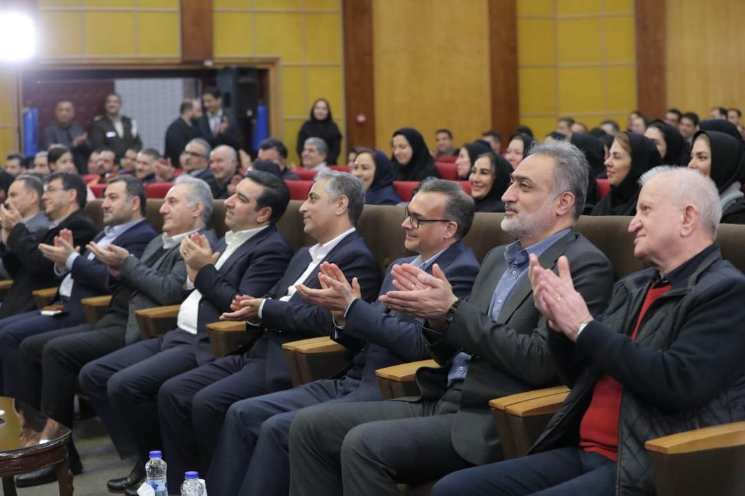 برگزاری مراسم جشن دهه فجر و سالروز پیروزی انقلاب اسلامی توسط بانك صنعت و معدن