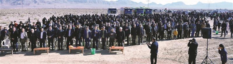 مشاركت فولاد مباركه در پویش مردمی كاشت ۲ هزار هكتار بذر بادام اسكوپاریا در شهرستان مباركه