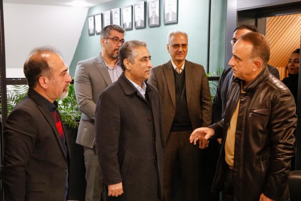 بازدید سر زده مدیرعامل بانك صنعت و معدن از مدیریت استانی و شعبه اصفهان این بانك