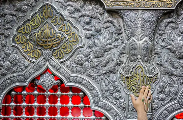 صحنه ی کربلا نمایشی از اخلاق اسلامی است !