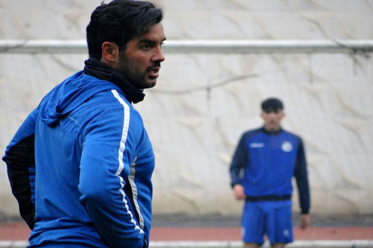 استقلال باید برای هر دو جبهه بجنگد