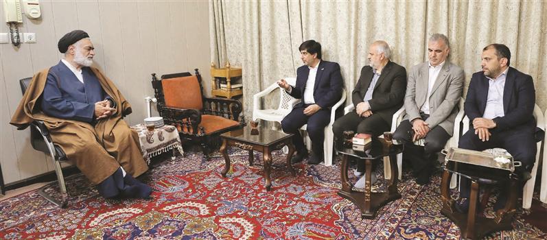 بخش اعظمی از سرمایه فولاد مباركه به توسعه خود این صنعت اختصاص یابد